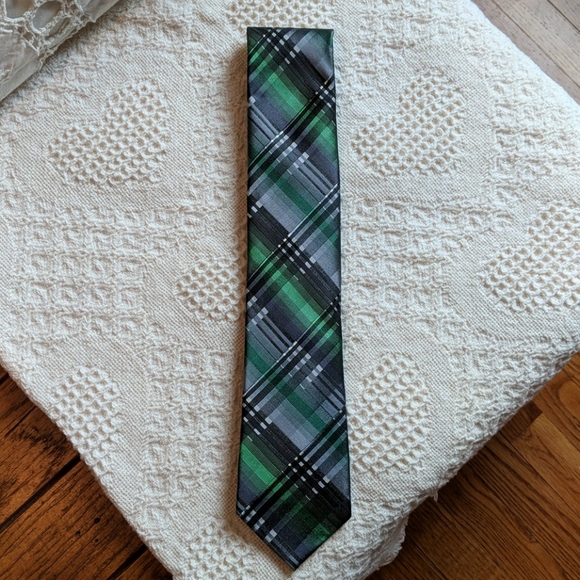Arrow Other - 100% Silk Green & Silver Tie